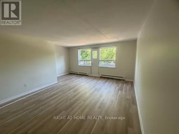 Mississauga (clarkson), ON L5J1J7,1852 Lakeshore RD West #2