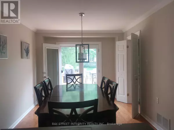 Oakville (mo Morrison), ON L6J6A4,493 COLEEN DRIVE