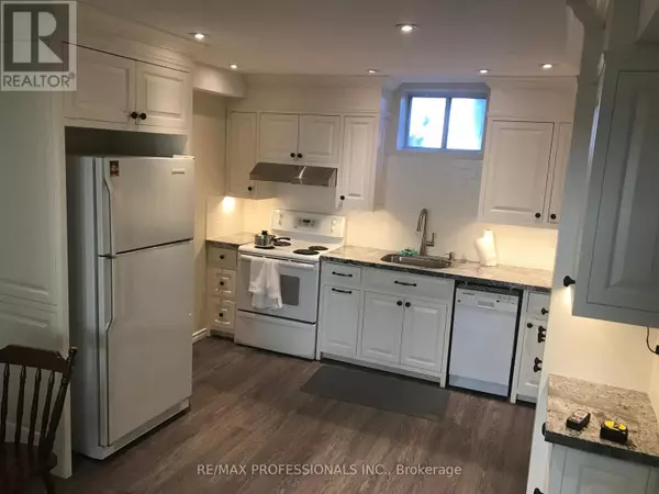 Toronto (stonegate-queensway), ON M8Z2G5,145 Yorkview DR #Basement