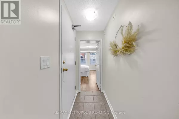 Toronto (york University Heights), ON M3J1K7,37 Four Winds DR #19