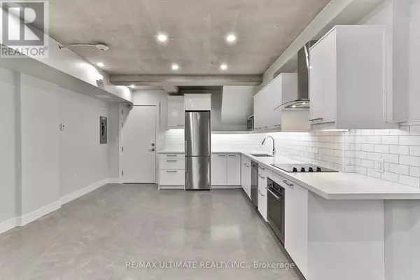 Toronto (keelesdale-eglinton West), ON M6M3W9,1745 Keele ST #4