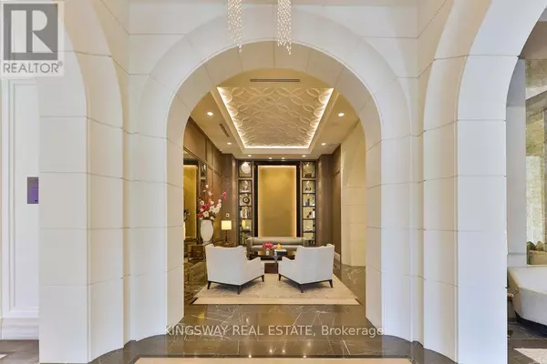 Oakville (oo Old Oakville), ON L6J1R1,300 Randall ST #203