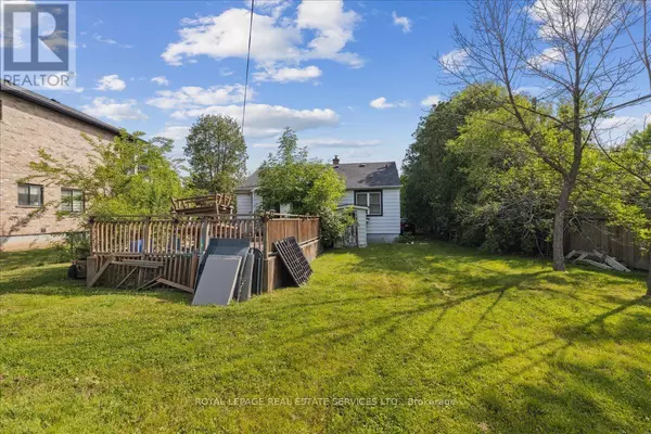 Oakville (cp College Park), ON L6H1Z6,1020 KENT AVENUE