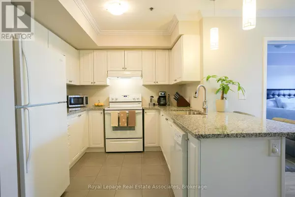 Brampton (northwest Brampton), ON L7A0Z4,60 Baycliffe CRES #207