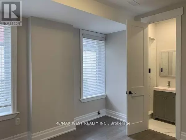 Toronto (south Parkdale), ON M6K1J4,1495 King ST West #2nd Fl