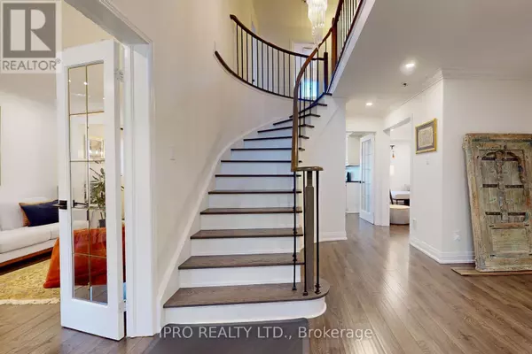 Mississauga (central Erin Mills), ON L5M4C9,2330 CREDIT VALLEY ROAD