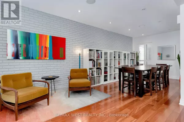 Toronto (south Parkdale), ON M6K2C5,83 GWYNNE AVENUE