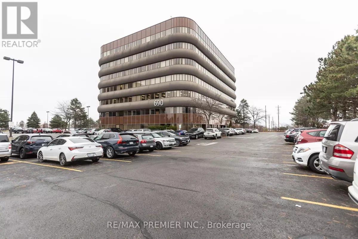 Oakville (qe Queen Elizabeth), ON L6K3W7,690 Dorval DR #200-40
