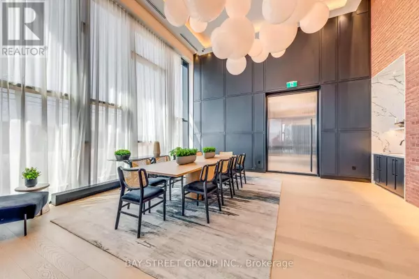 Oakville (jm Joshua Meadows), ON L6H7C2,3200 William Coltson AVE #520