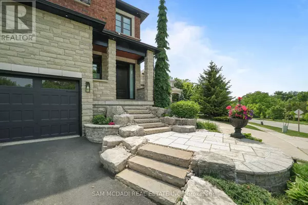 Mississauga (meadowvale Village), ON L5W1S9,956 SOMBRERO WAY