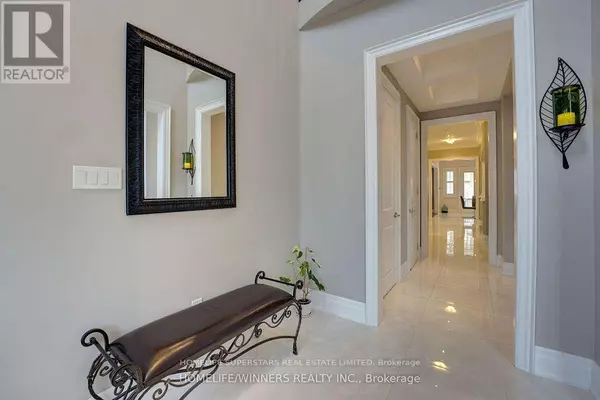 Brampton (vales Of Castlemore), ON L6P0H8,13 BOYCE CRESCENT W