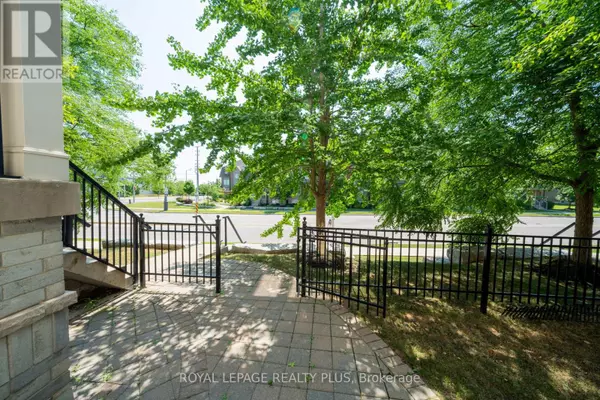 Mississauga (churchill Meadows), ON L5M0P3,3015 Destination DR #5