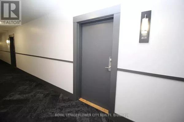 Mississauga (mississauga Valleys), ON L5A0A1,570 Lolita GDNS #215