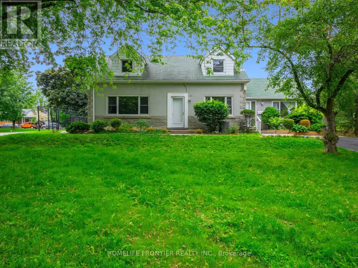 Toronto (thistletown-beaumonde Heights), ON M9V2S6,12 Gibson AVE #3