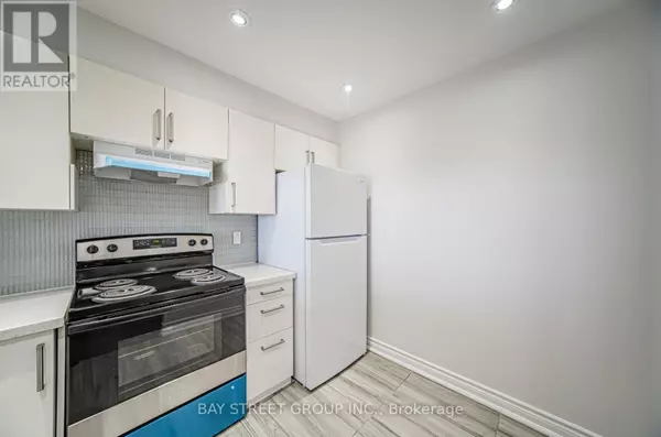 Toronto (beechborough-greenbrook), ON M6M5E7,2470 Eglinton AVE #1708