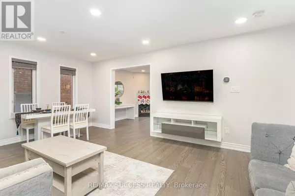 Mississauga (hurontario), ON L4Z4B2,5383 RED BRUSH DRIVE