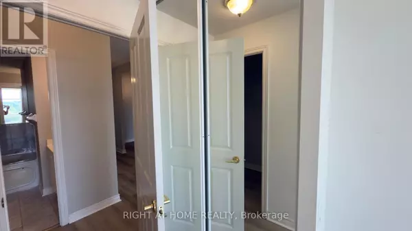 Oakville (qe Queen Elizabeth), ON L6J7W2,40 Old Mill RD #703