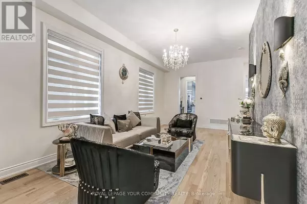 Oakville (go Glenorchy), ON L6H0Z8,30 MARVIN AVENUE