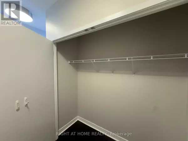Mississauga (city Centre), ON L5B0G6,365 Prince of Wales DR #1701