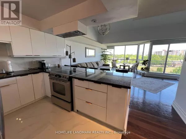 Oakville (cp College Park), ON L6H2R5,1071 Queens AVE #604