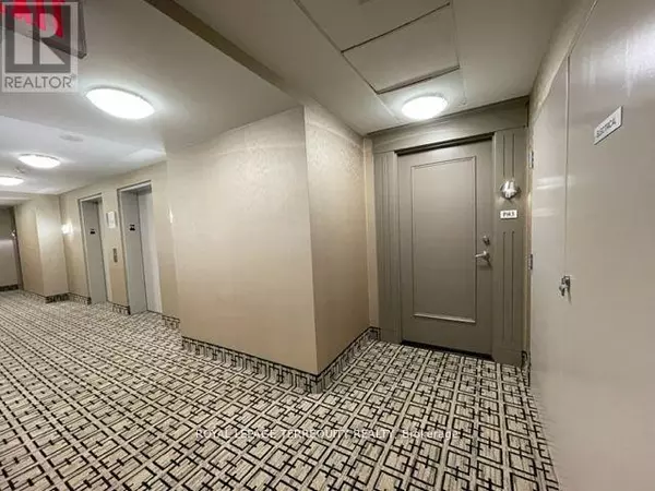 Mississauga (city Centre), ON L5B4P2,225 Webb DR #PH3