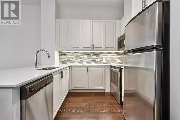Oakville (jc Joshua Creek), ON L6H0H1,2480 PRINCE MICHAEL DR #714