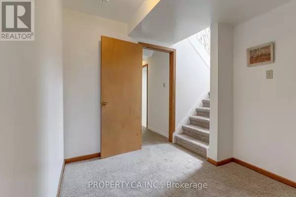 Toronto (willowridge-martingrove-richview), ON M9R3Y7,92 Clarion RD #Basement