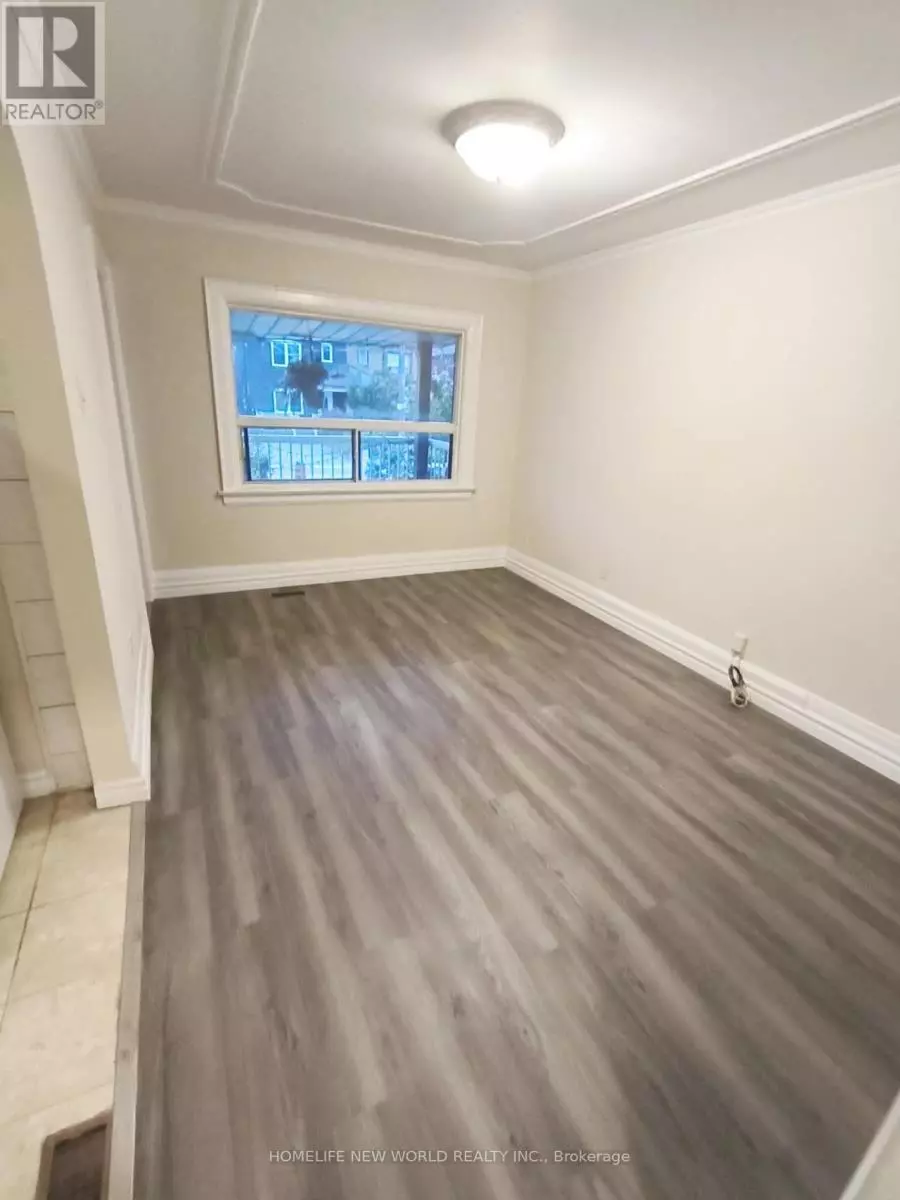 Toronto (briar Hill-belgravia), ON M6E4J9,55 CHAMBERLAIN U2 AVENUE