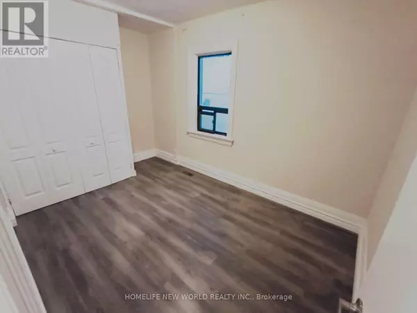 Toronto (briar Hill-belgravia), ON M6E4J9,55 CHAMBERLAIN U2 AVENUE