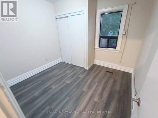 Toronto (briar Hill-belgravia), ON M6E4J9,55 CHAMBERLAIN U2 AVENUE