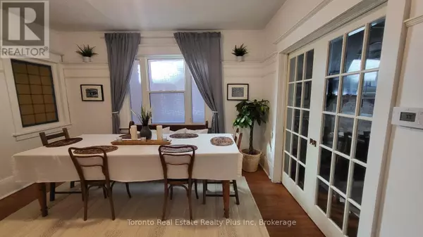 Toronto (junction Area), ON M6P3A6,133 FAIRVIEW AVENUE
