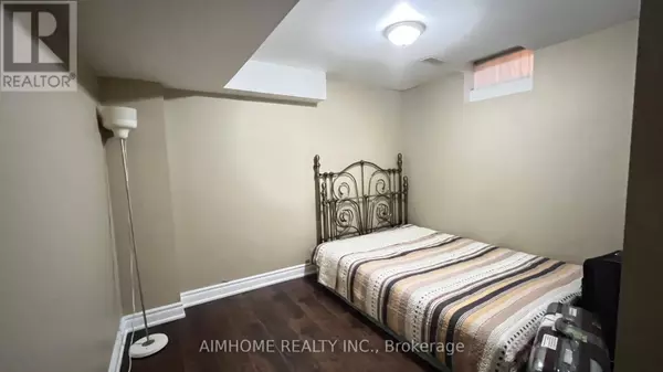 Mississauga (meadowvale Village), ON L5W1K2,881 Knotty Pine GRV #BSMT