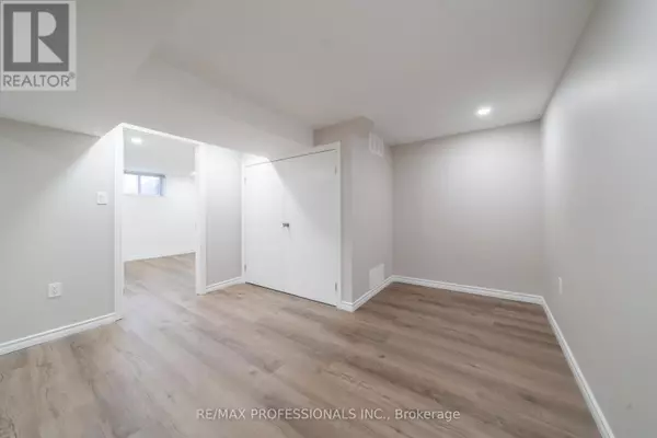 Toronto (alderwood), ON M8W4J4,200 Aldercrest RD #Basement