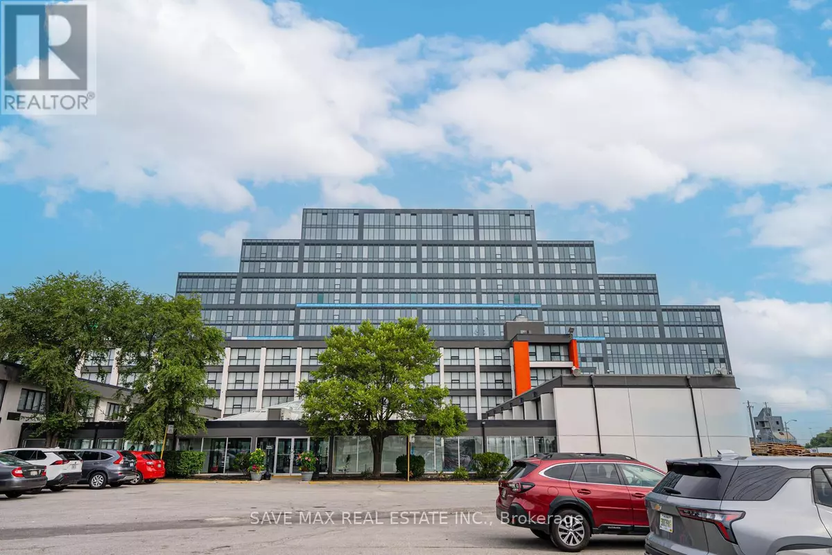 Toronto (west Humber-clairville), ON M9W1J1,600 Dixon RD #319