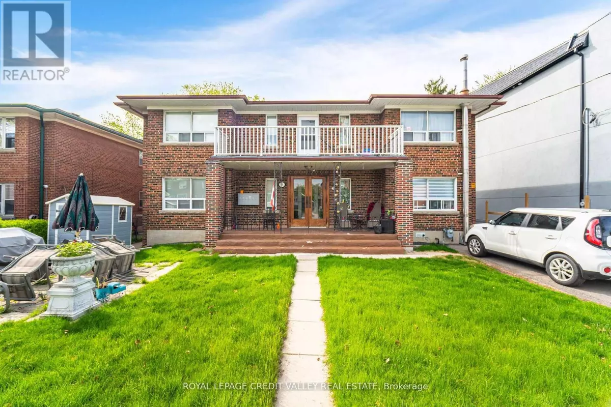 Toronto (alderwood), ON M8W1Y3,19 ROSELAND DRIVE