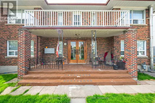 Toronto (alderwood), ON M8W1Y3,19 ROSELAND DRIVE