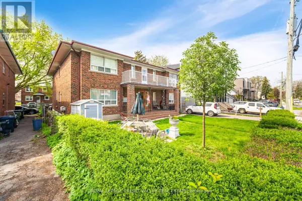 Toronto (alderwood), ON M8W1Y3,19 ROSELAND DRIVE