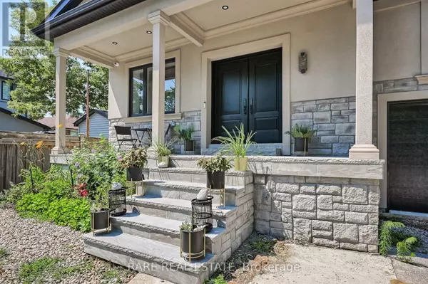 Toronto (islington-city Centre West), ON M8Z2A3,32 BRADFIELD AVENUE W