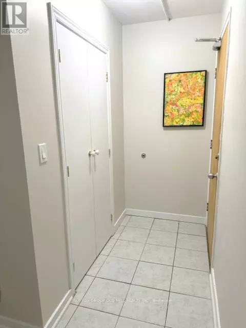 Toronto (high Park-swansea), ON M6S3E3,101 Coe Hill DR #10B