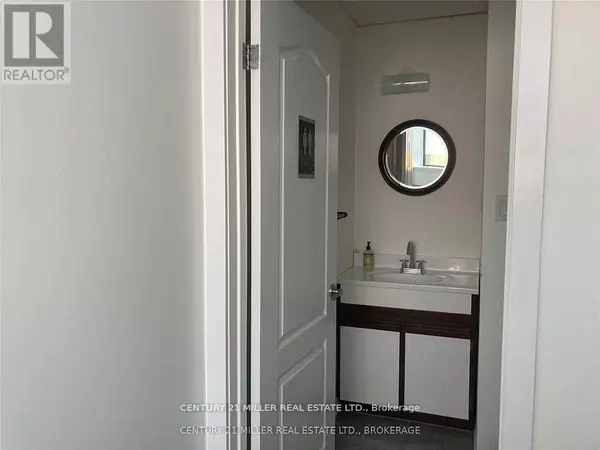 Oakville (qe Queen Elizabeth), ON L6L1X4,1200 Speers RD #37