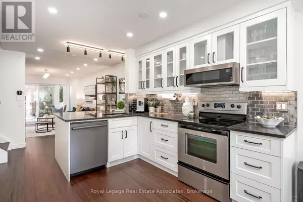 Burlington (brant), ON L7S2H7,895 Maple AVE #508