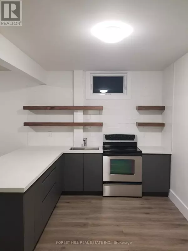 Toronto (stonegate-queensway), ON M8Y3A9,37 Penhurst AVE #Lower
