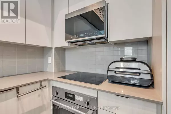 Oakville (ro River Oaks), ON L6H3R9,2489 Taunton RD #219