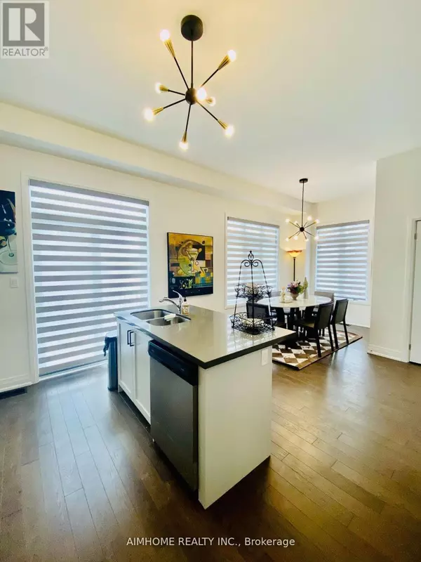 Mississauga (lakeview), ON L4Y0H2,2130 ROYAL GALA CIRCLE