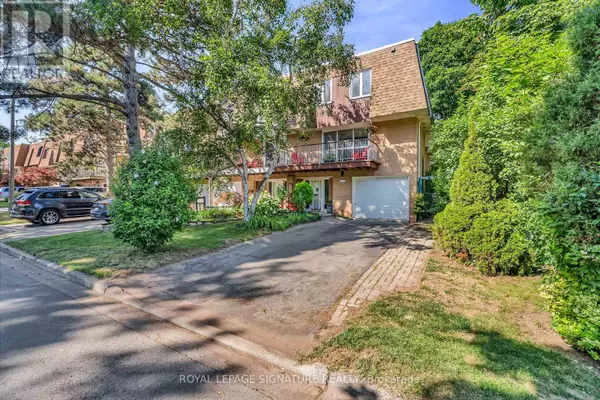 Oakville (br Bronte), ON L6L3V3,27 TULIP STREET