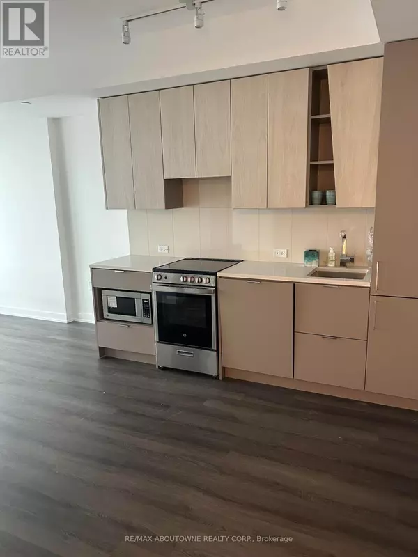 Mississauga (city Centre), ON L5B0M4,3883 Quartz RD #5406
