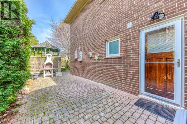 Mississauga (sheridan), ON L5K1C2,2125 Varency DR #Lower