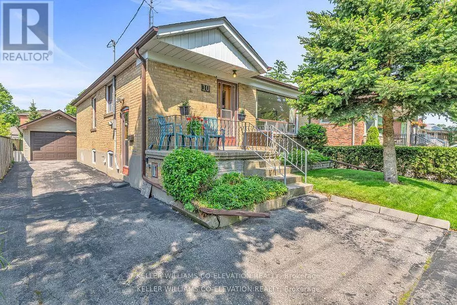 Toronto (alderwood), ON M8W4A9,10 ROBINDALE AVENUE
