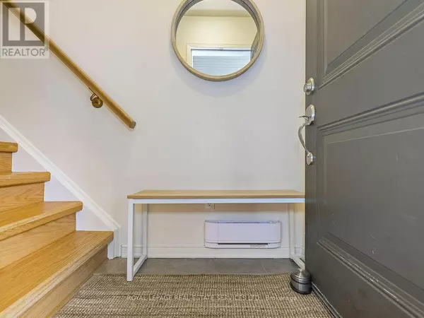 Oakville (ro River Oaks), ON L6H0H8,19 Hays BLVD #Unit 12