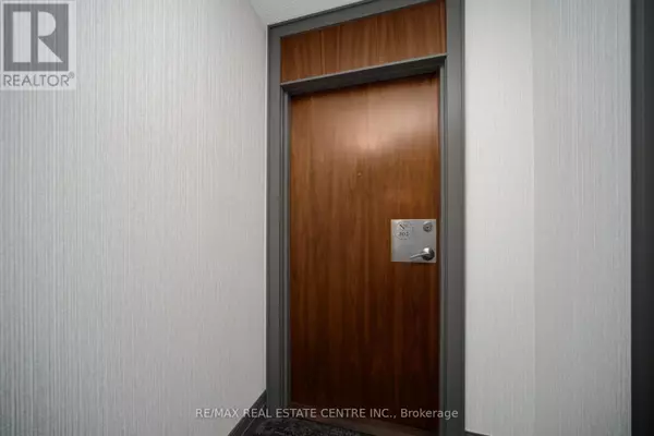 Mississauga (city Centre), ON L5B4M1,1 Elm DR #302